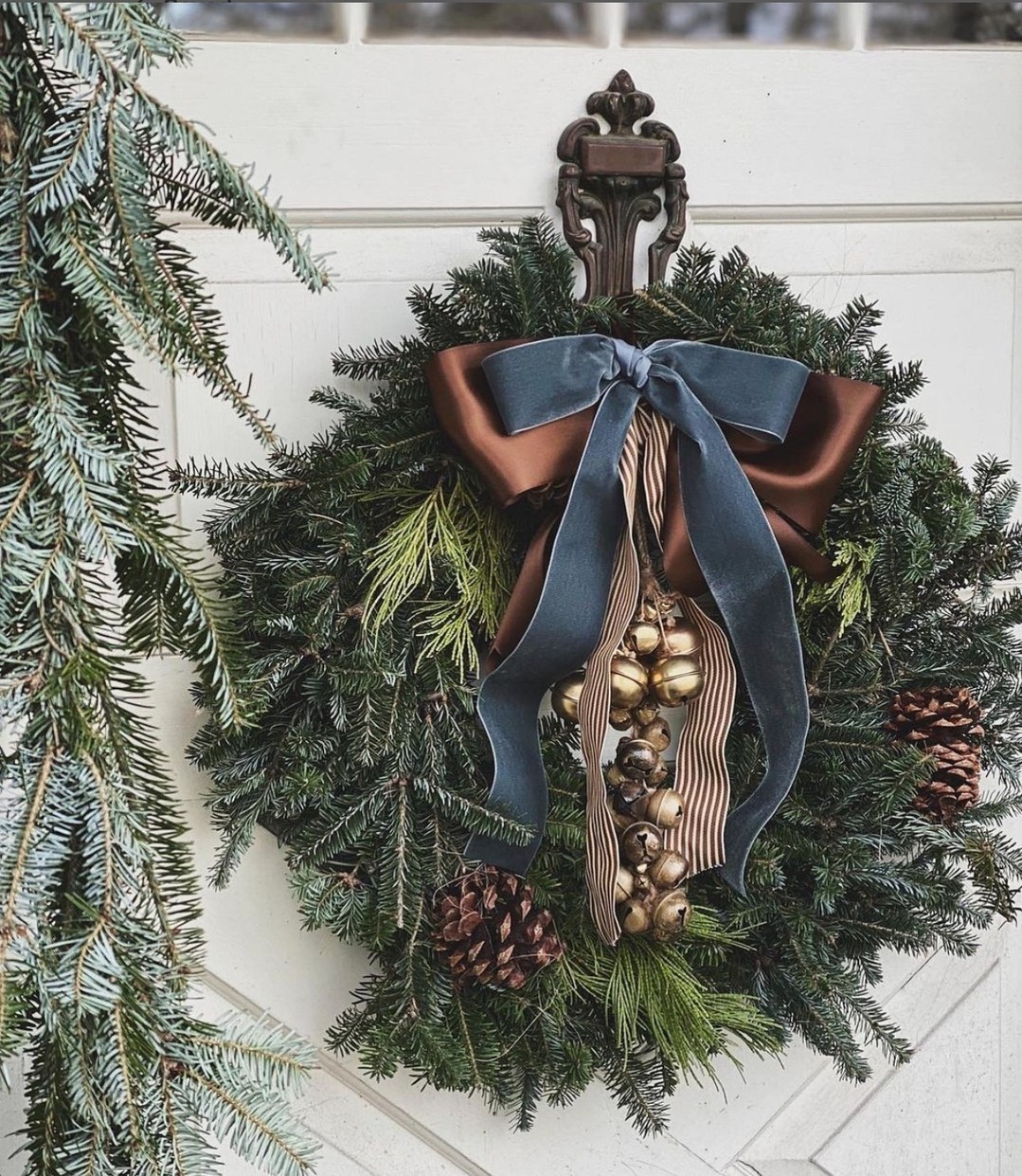 Professional christmas decorating in Des Moines Iowa - Luxury Front Door Wreath